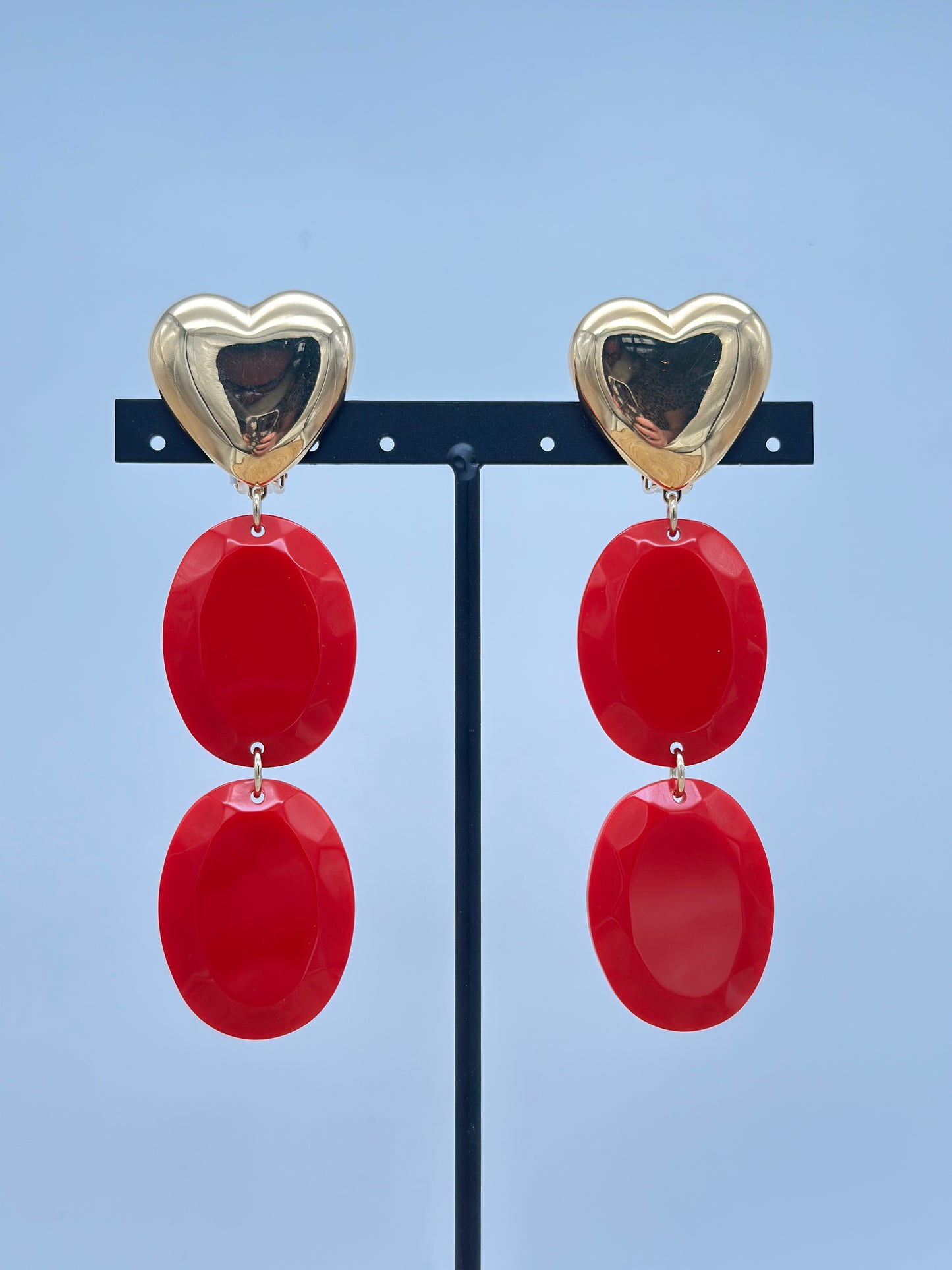 Boucles d’oreilles plaque rouge cabochon cœur doré - Francine BRAMLI