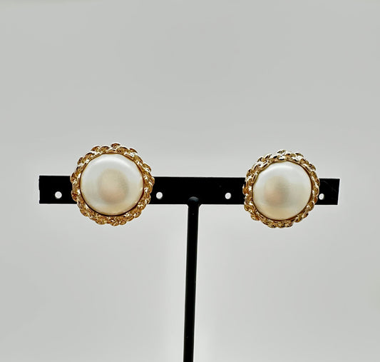 BOUCLES D'OREILLES CABOUCLES D'OREILLESCHONS PERLES & DORÉ - Francine BRAMLI