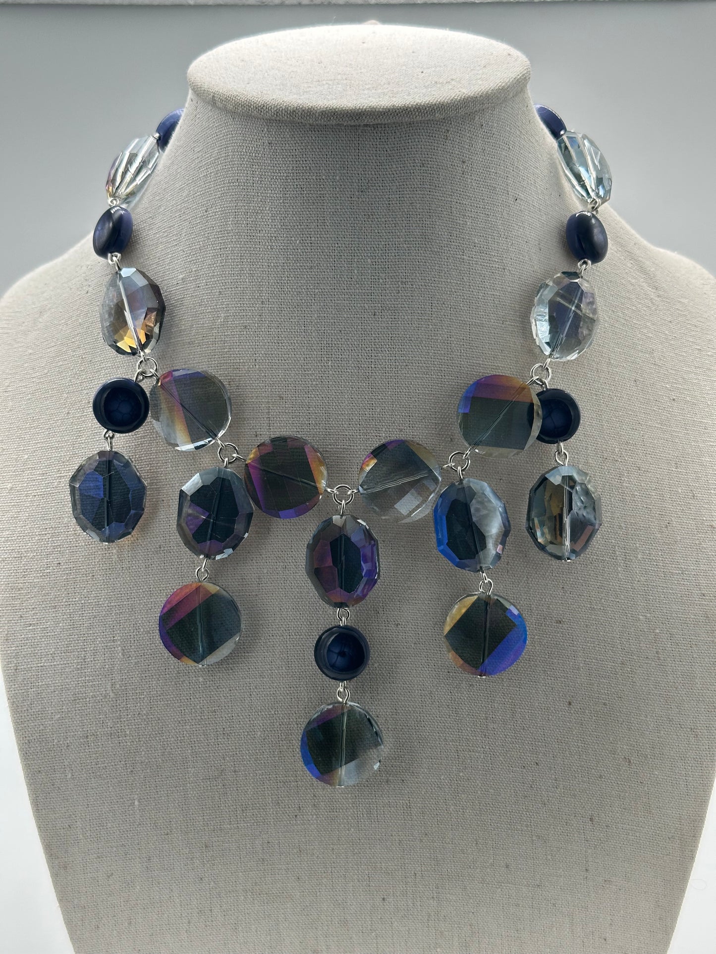 BOUCLES D'OREILLES COLLIER ÉLÉMENTS SCINTILLANTS - Francine BRAMLI