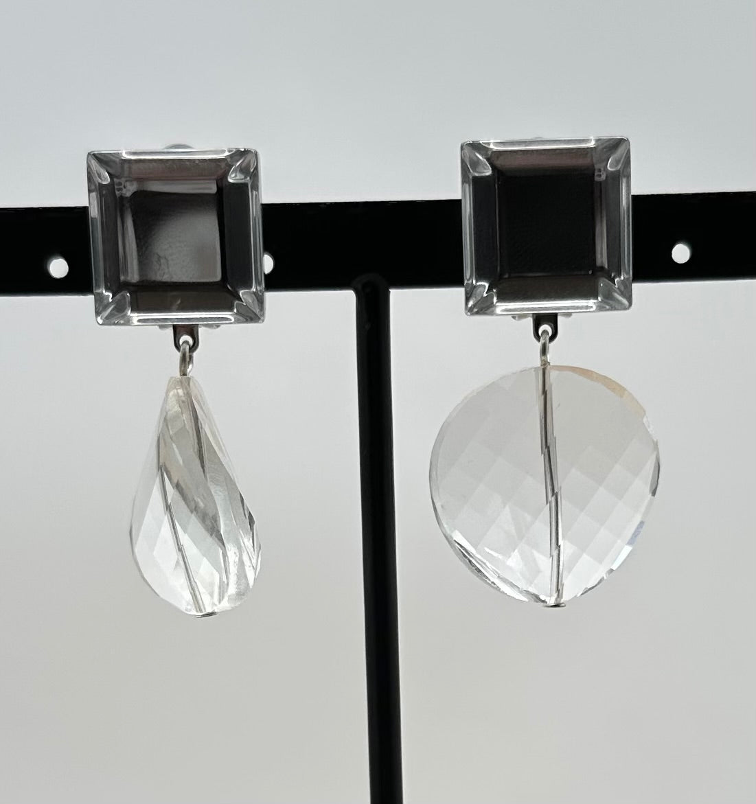 BOUCLES D'OREILLES ÉLÉMENTS SCINTILLANTS - Francine BRAMLI