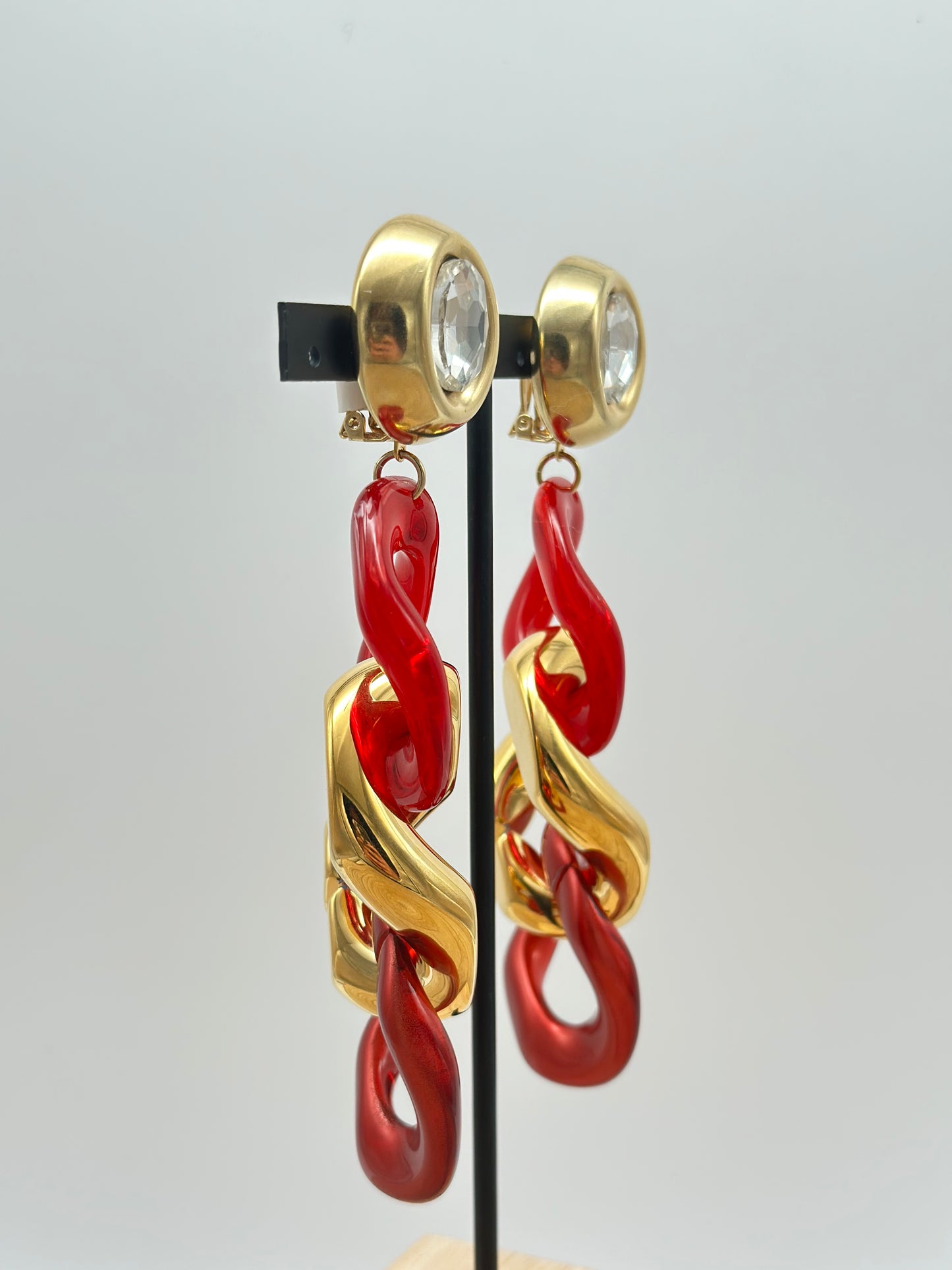 Boucles d’oreilles maillon rouge et doré - Francine BRAMLI