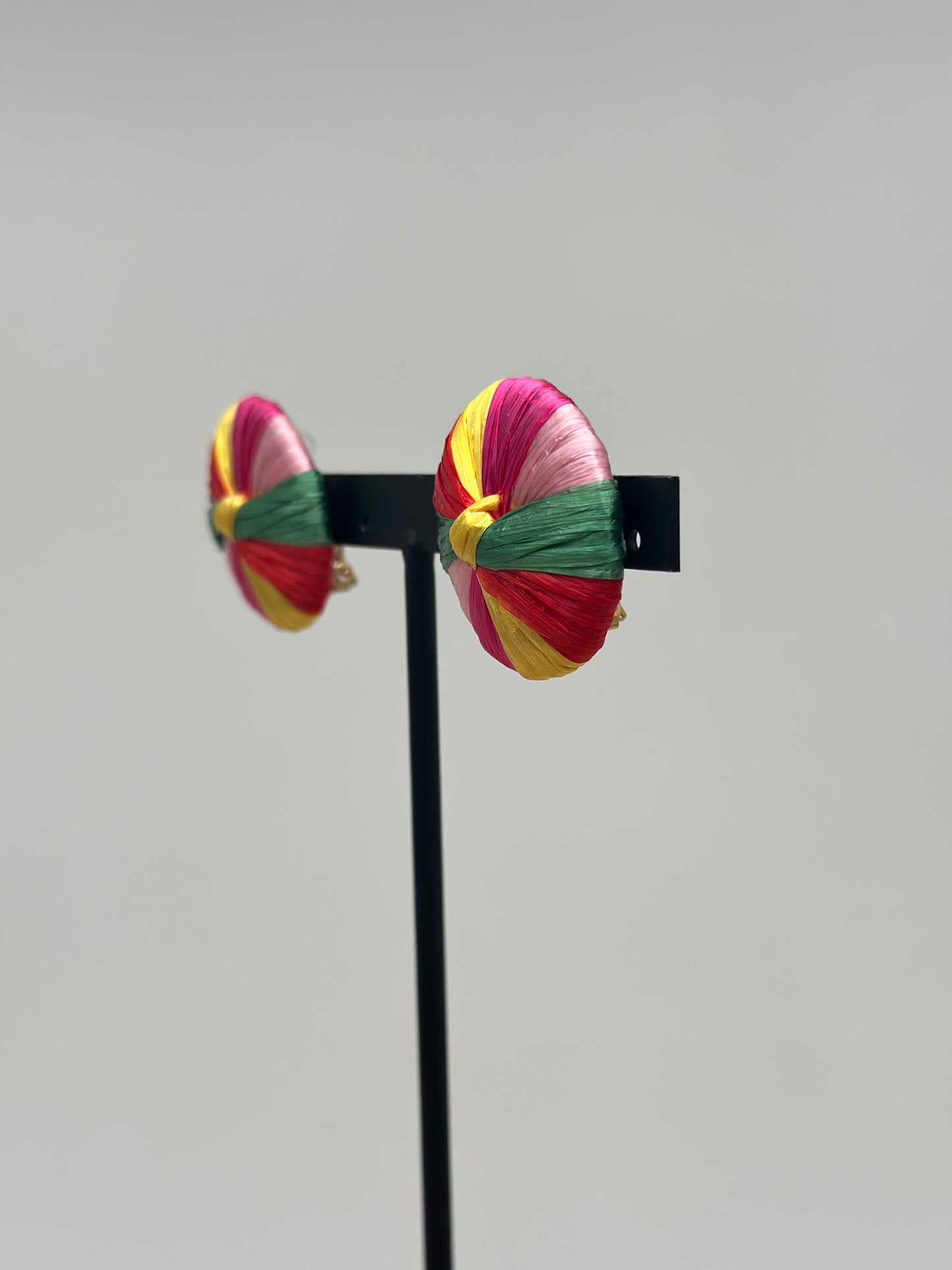 Boucles d’oreilles raphia - Francine BRAMLI
