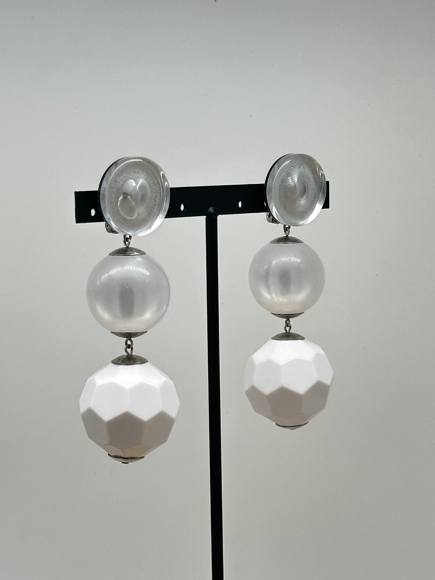 BOUCLES D'OREILLES PERLES D’IMITATIONS - Francine BRAMLIN