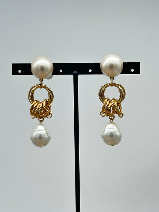 BOUCLES D'OREILLES PERLES MAJORQUE IMITATION  - Francine BRAMLI