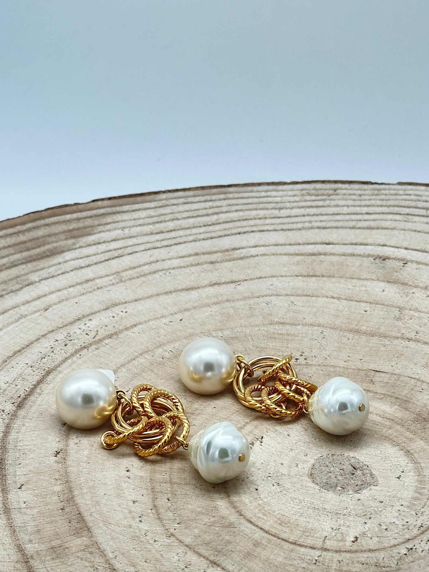 BOUCLES D'OREILLES PERLES MAJORQUE IMITATION  - Francine BRAMLI