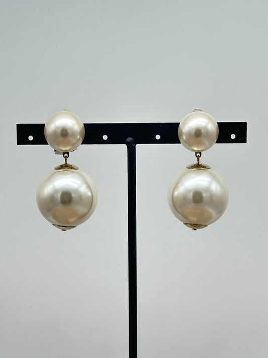 BOUCLES D’OREILLES PERLES D’IMITATION- Francine BRAMLI