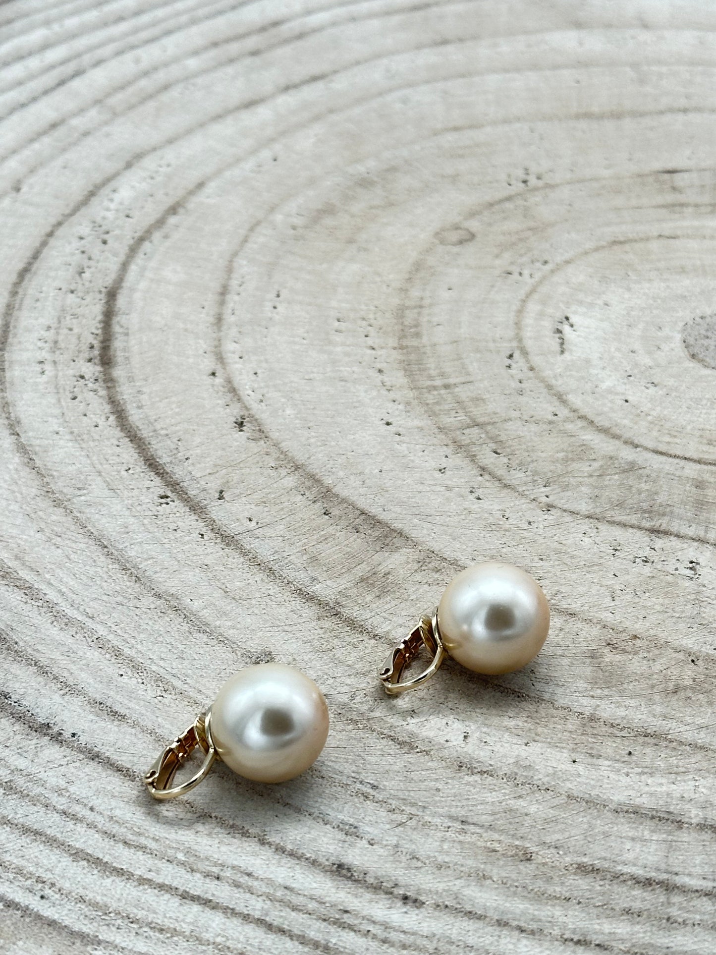 BOUCLES D’OREILLES PERLES D’IMITATION - Francine BRAMLI