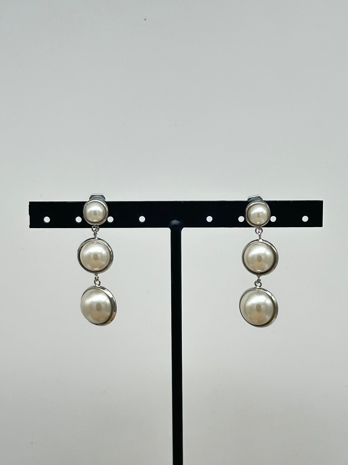 BOUCLES D’OREILLES PERLES D’IMITATION - Francine BRAMLI