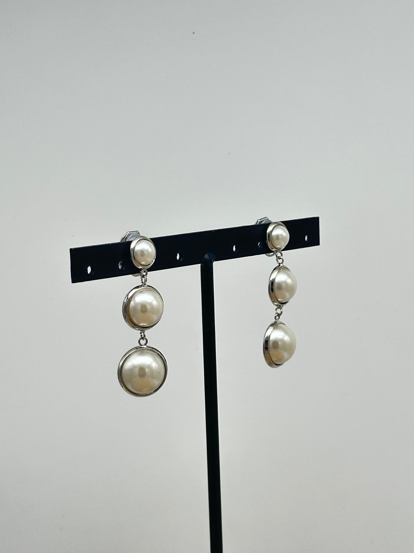 BOUCLES D’OREILLES PERLES D’IMITATION - Francine BRAMLI