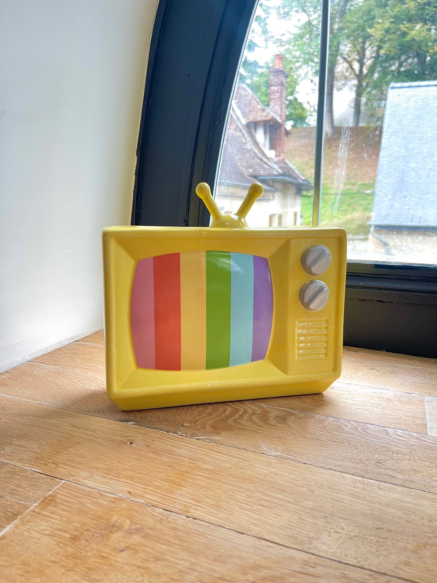 Vase Télévision - Upside Stories