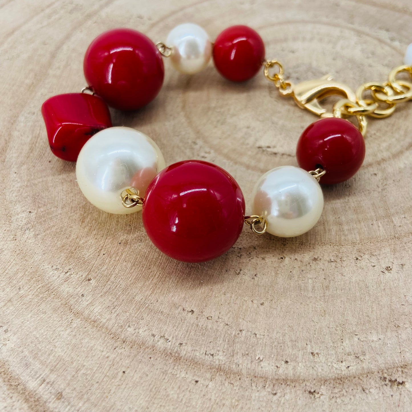 BRACELET perles blanches et rouges - Francine BRAMLI