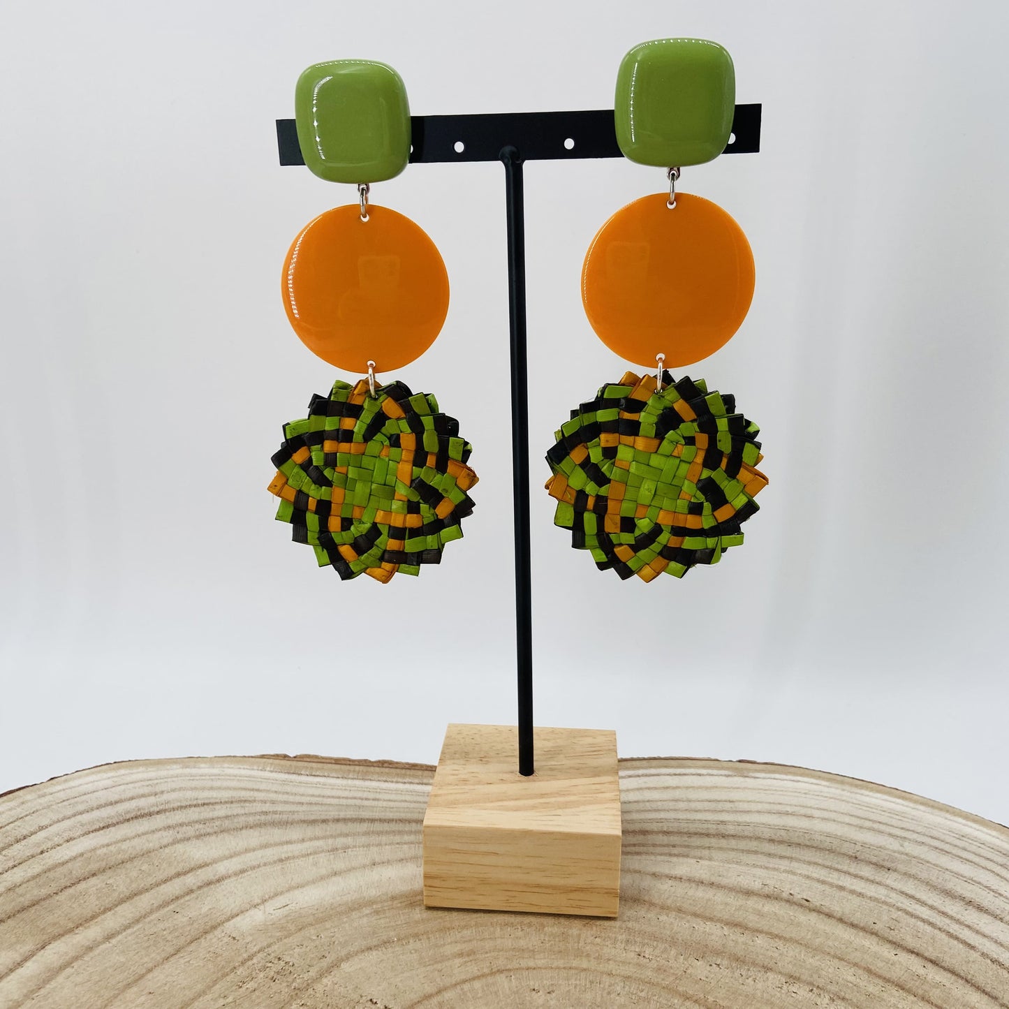 BOUCLES D'OREILLES Raphia tressé vertes et oranges - Francine BRAMLI