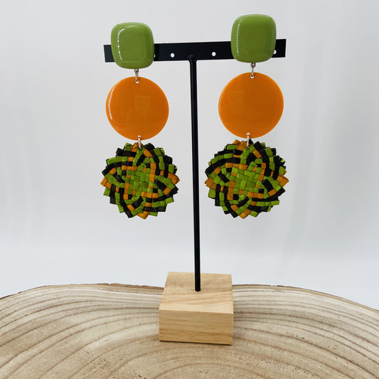 BOUCLES D'OREILLES Raphia tressé vertes et oranges - Francine BRAMLI