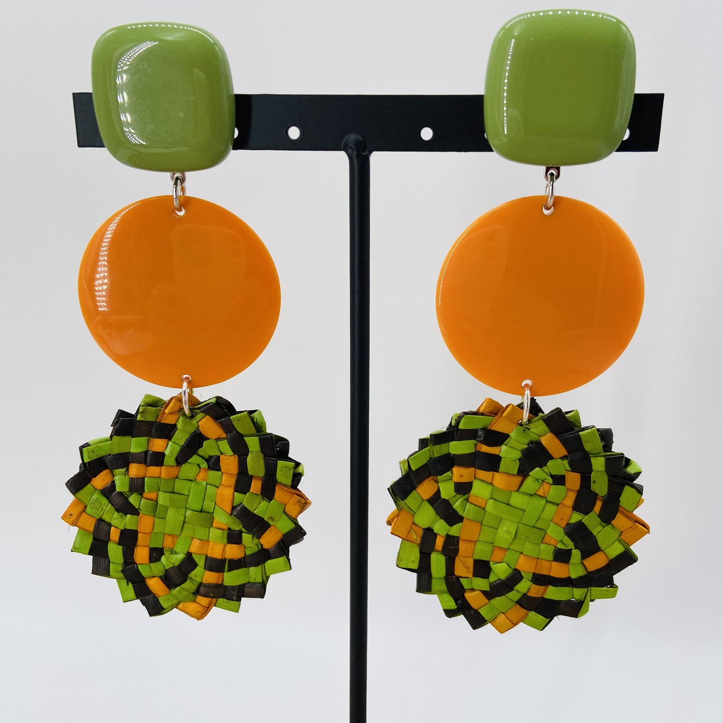 BOUCLES D'OREILLES Raphia tressé vertes et oranges - Francine BRAMLI