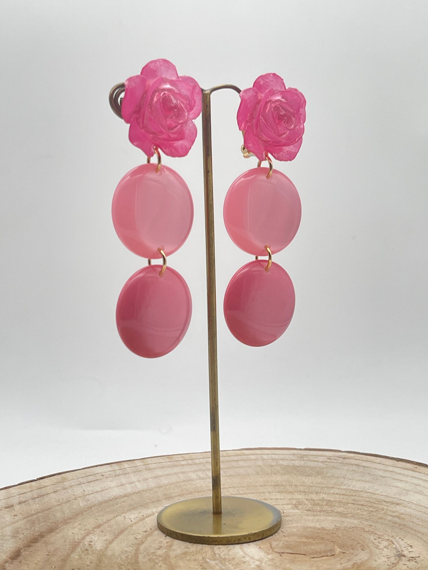 Boucle d'oreille Camélia rose; Francine BRAMLI