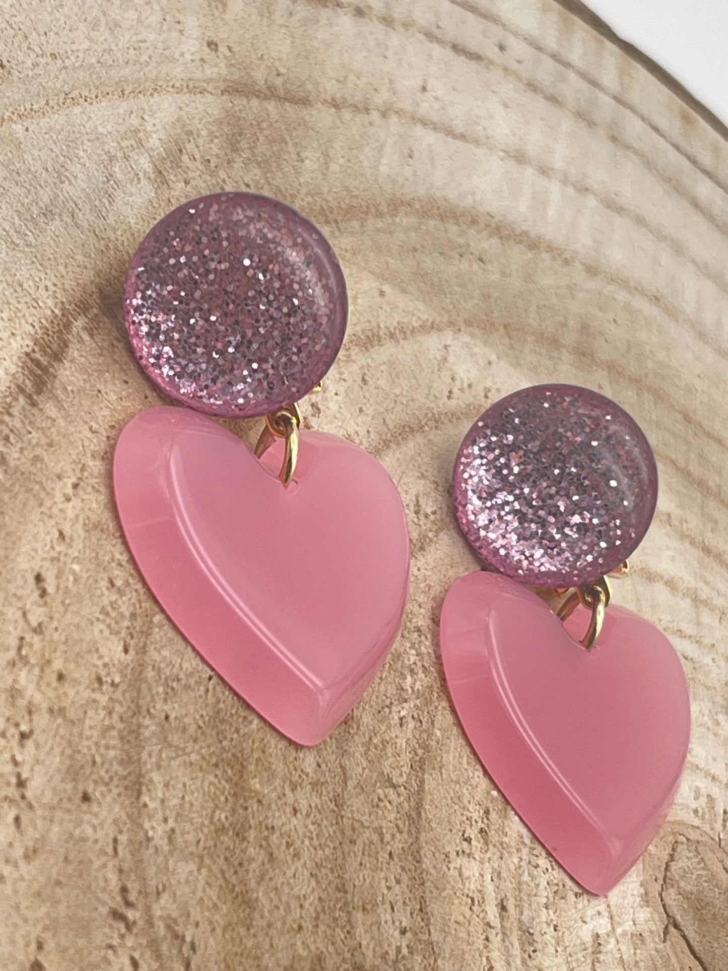Boucle d'oreille petit coeur rose; Francine BRAMLI