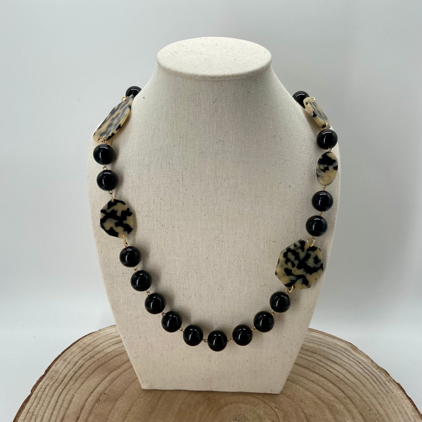 COLLIER LONG Noir et Blanc- Francine BRAMLI