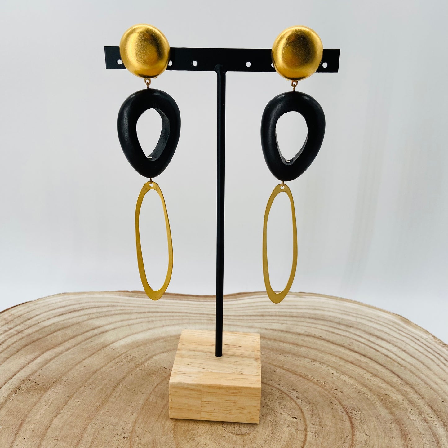 BOUCLES D'OREILLES noires et dorées- Francine BRAMLI