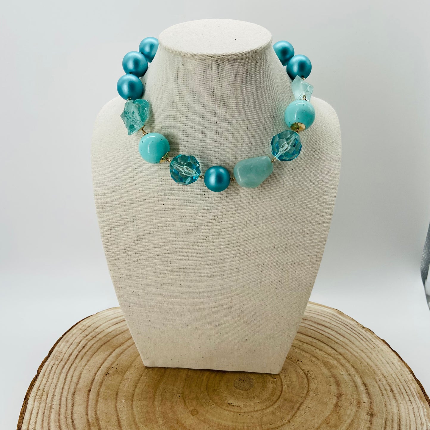 COLLIER perles et pierres turquoises- Francine BRAMLI