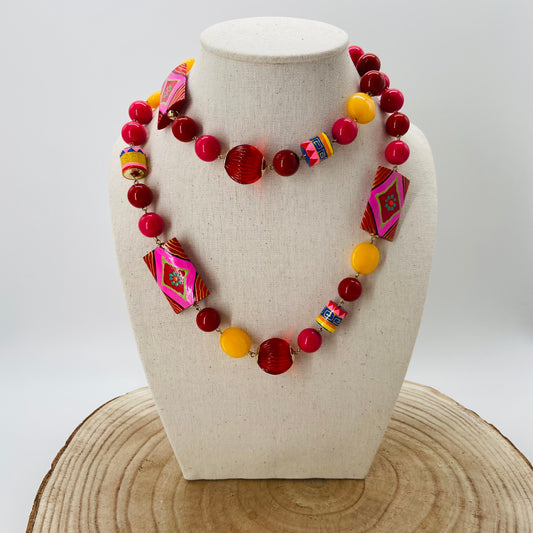 COLLIER perles fuchsia et motifs - Francine BRAMLI