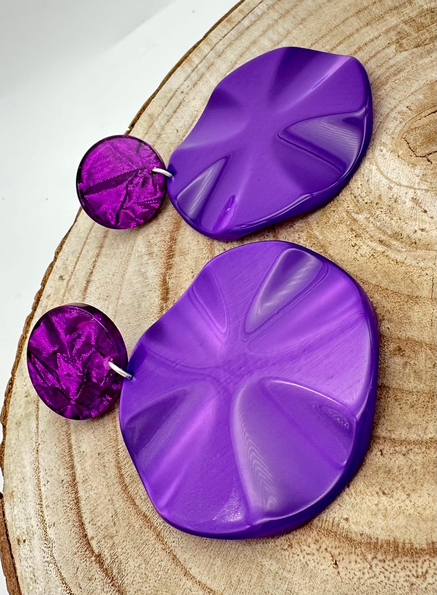 Boucles d'oreilles Vénus M en résine végétale; Francine BRAMLI