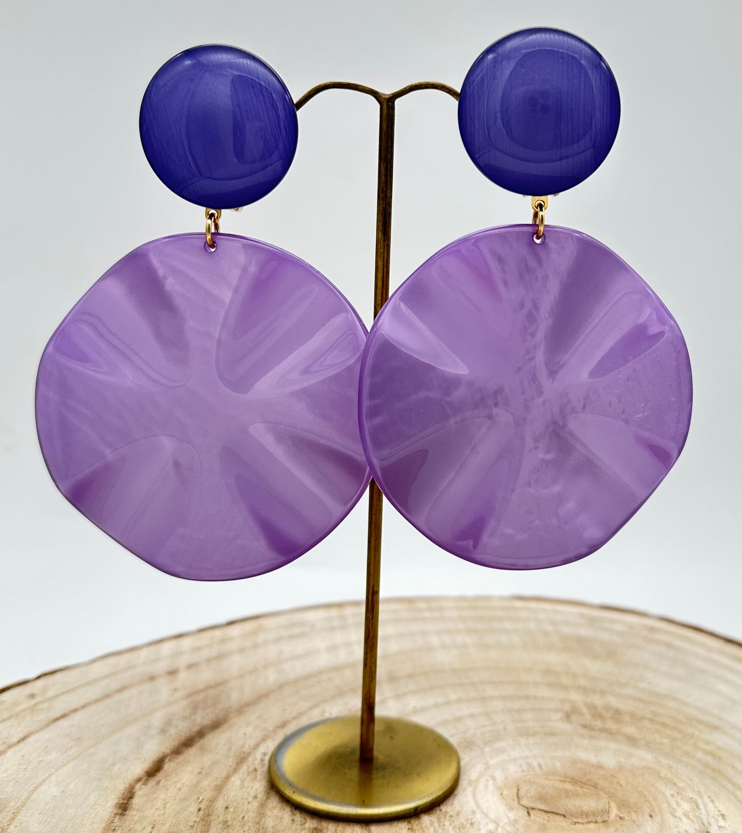 Boucles d'oreilles Vénus M en résine végétale; Francine BRAMLI