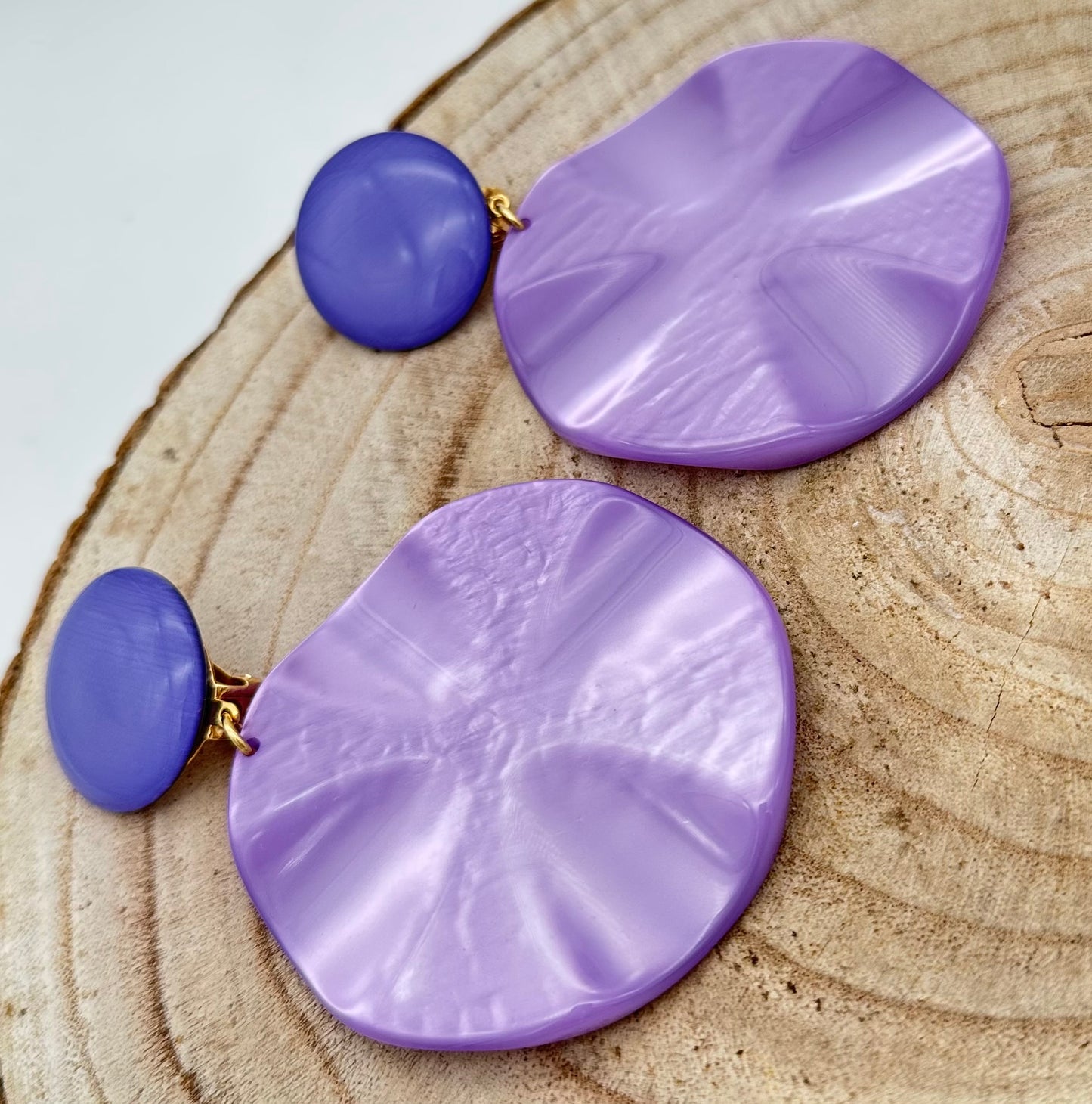 Boucles d'oreilles Vénus M en résine végétale; Francine BRAMLI